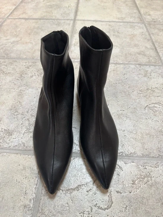 NWOT Clizia Italian booties. Black-European size 40. Leather upper and lining. - Picture 6 of 11